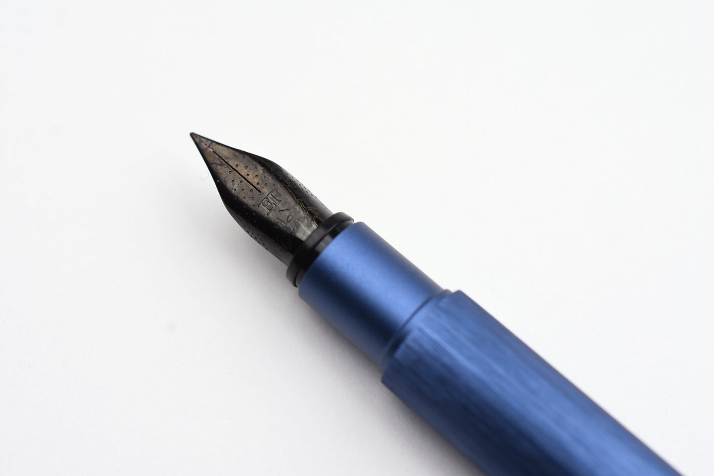 Faber-Castell - Design Neo Slim Fountain Pen - Dark Blue Aluminum