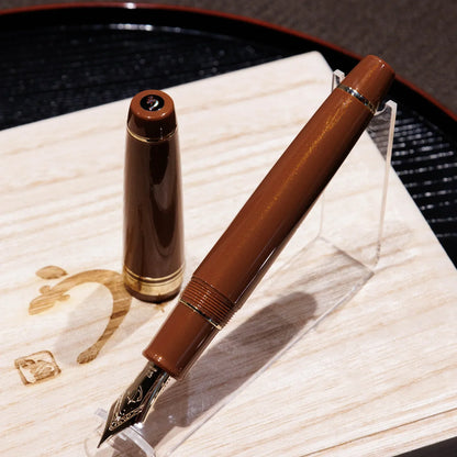 BUNGUBOX Original Oversized Fountain Pen - Kabayaki