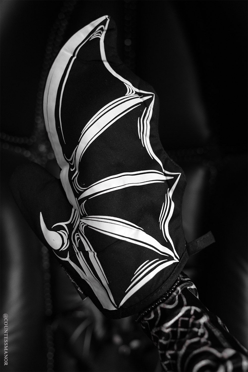 Batwing Oven Mitts [Set of 2]