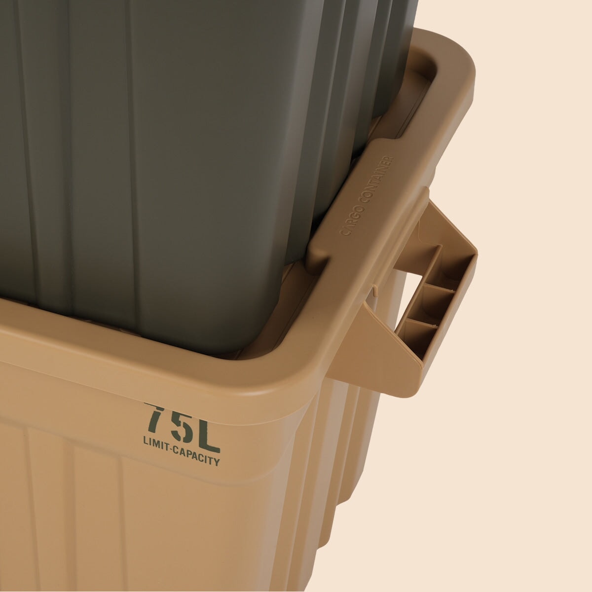 CARGO Signature Shield Box