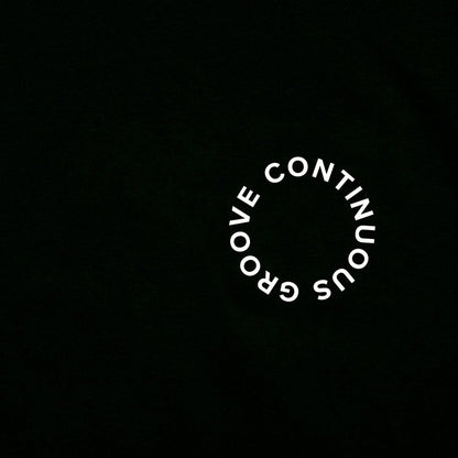 Continuous Groove Back Print - Tshirt - Black