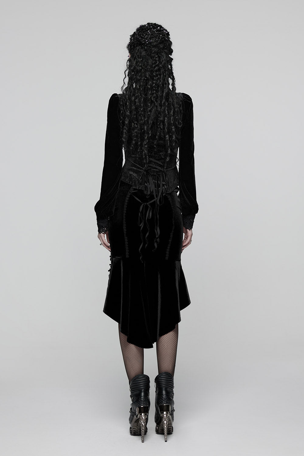 Bloomthorn Manor Velvet Skirt [Black]