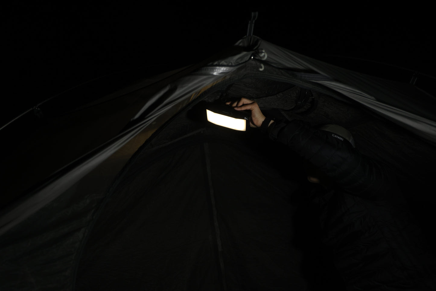 CLAYMORE Titan Lantern